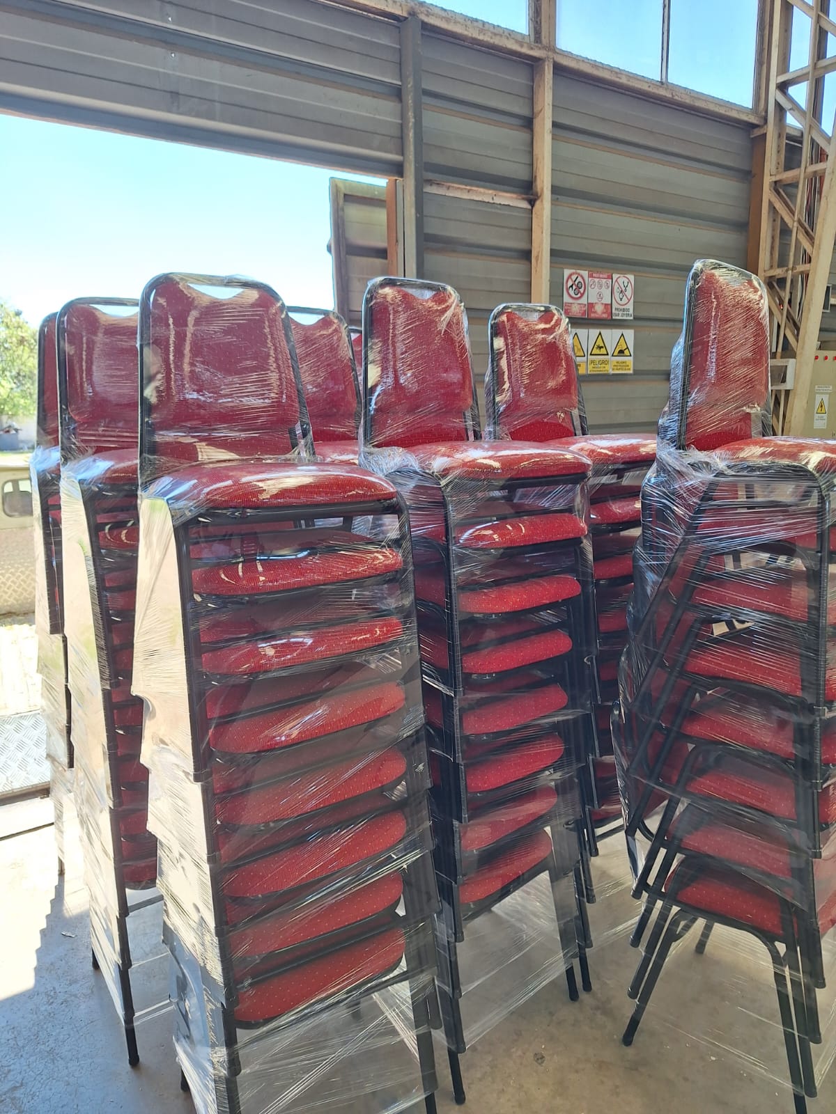 Silla Nova Tapizada Roja